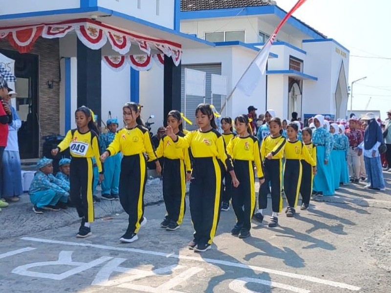 Lomba gerak jalan HUT RI KE-81 KEC. JANGKAR
